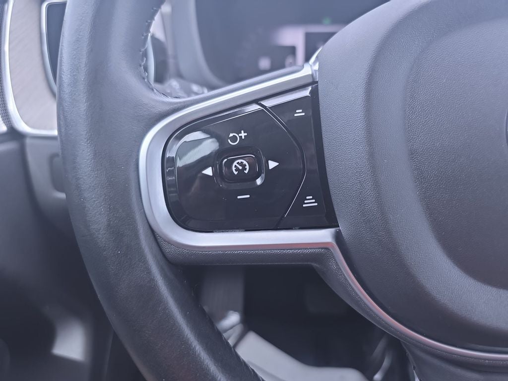 2022 Volvo XC60 B5 Inscription