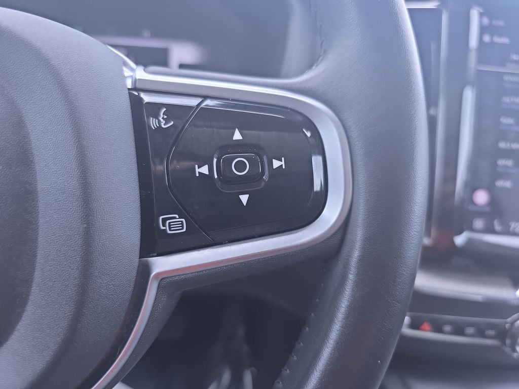 2022 Volvo XC60 B5 Inscription