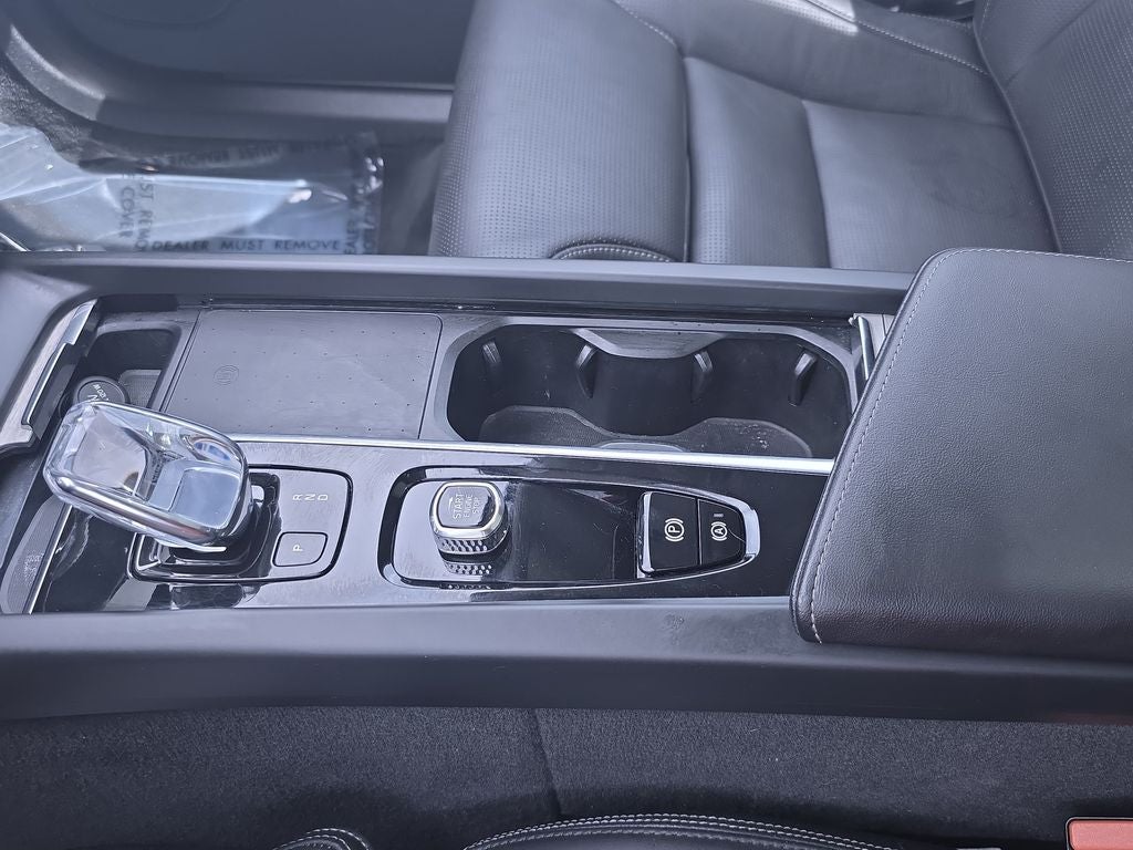 2022 Volvo XC60 B5 Inscription