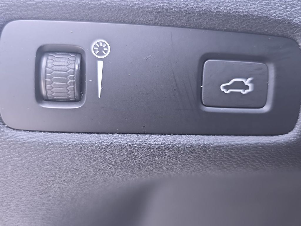 2022 Volvo XC60 B5 Inscription