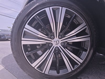 2022 Volvo XC60 B5 Inscription