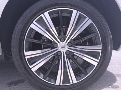 2022 Volvo XC60 B5 Inscription