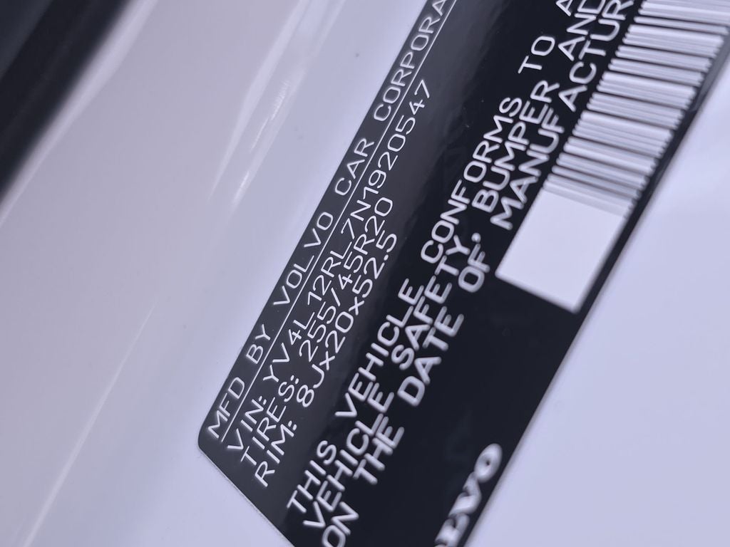 2022 Volvo XC60 B5 Inscription