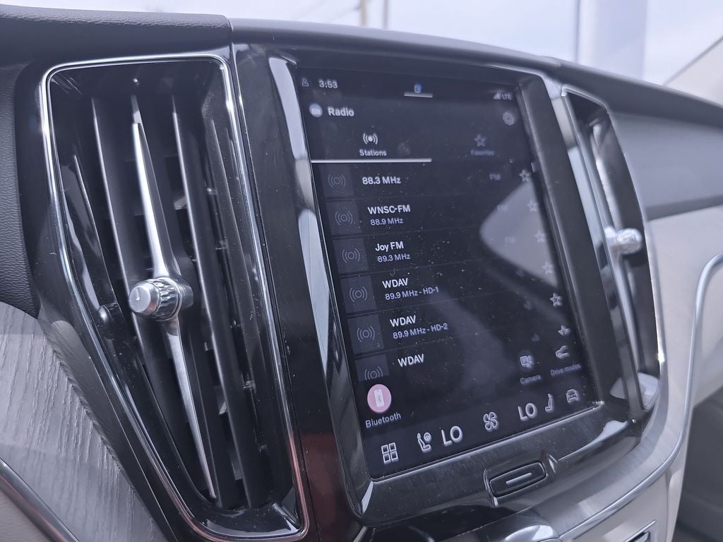 2023 Volvo XC60 B5 Plus Bright Theme