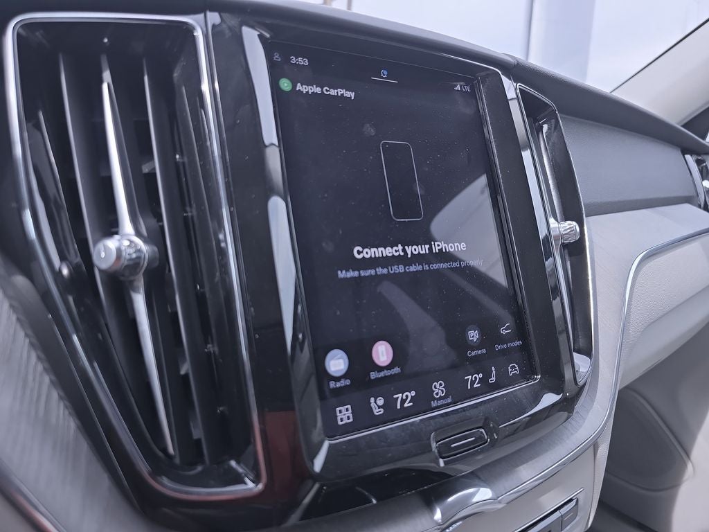 2023 Volvo XC60 B5 Plus Bright Theme