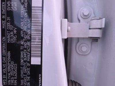 2023 Volvo XC60 B5 Plus Bright Theme