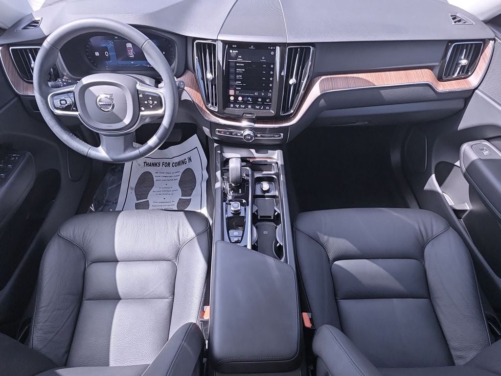 2023 Volvo XC60 B5 Plus Bright Theme
