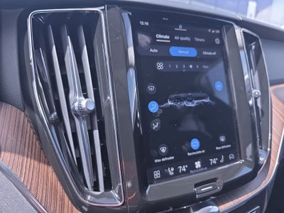 2023 Volvo XC60 B5 Plus Bright Theme