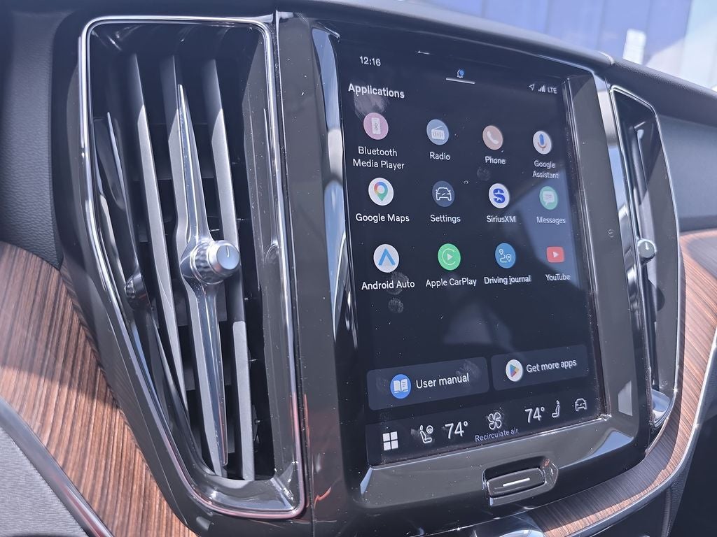 2023 Volvo XC60 B5 Plus Bright Theme