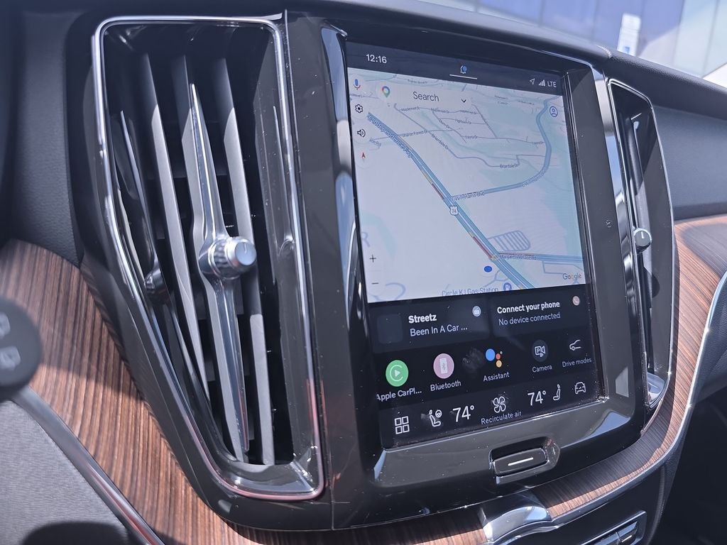 2023 Volvo XC60 B5 Plus Bright Theme