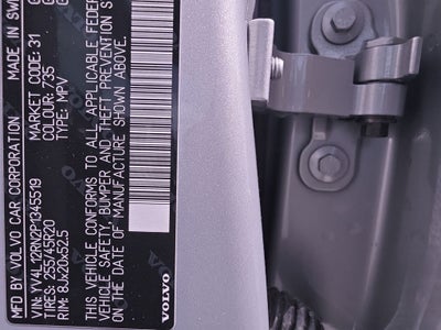 2023 Volvo XC60 B5 Plus Bright Theme