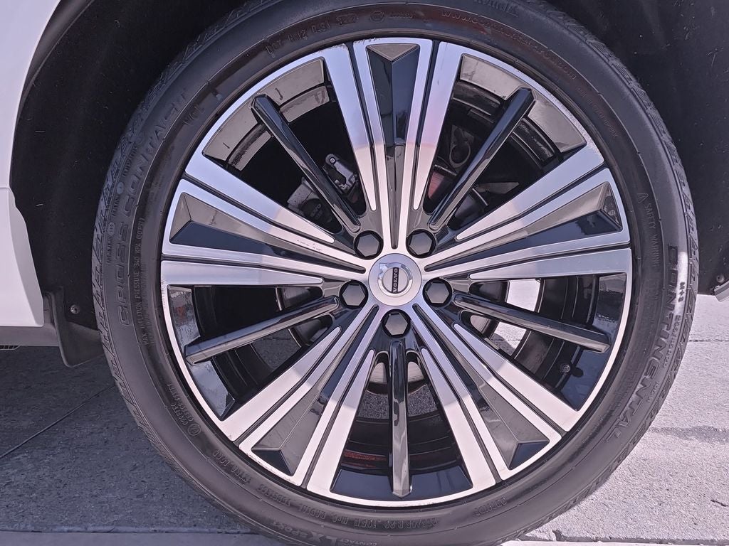 2023 Volvo XC60 B5 Plus Bright Theme