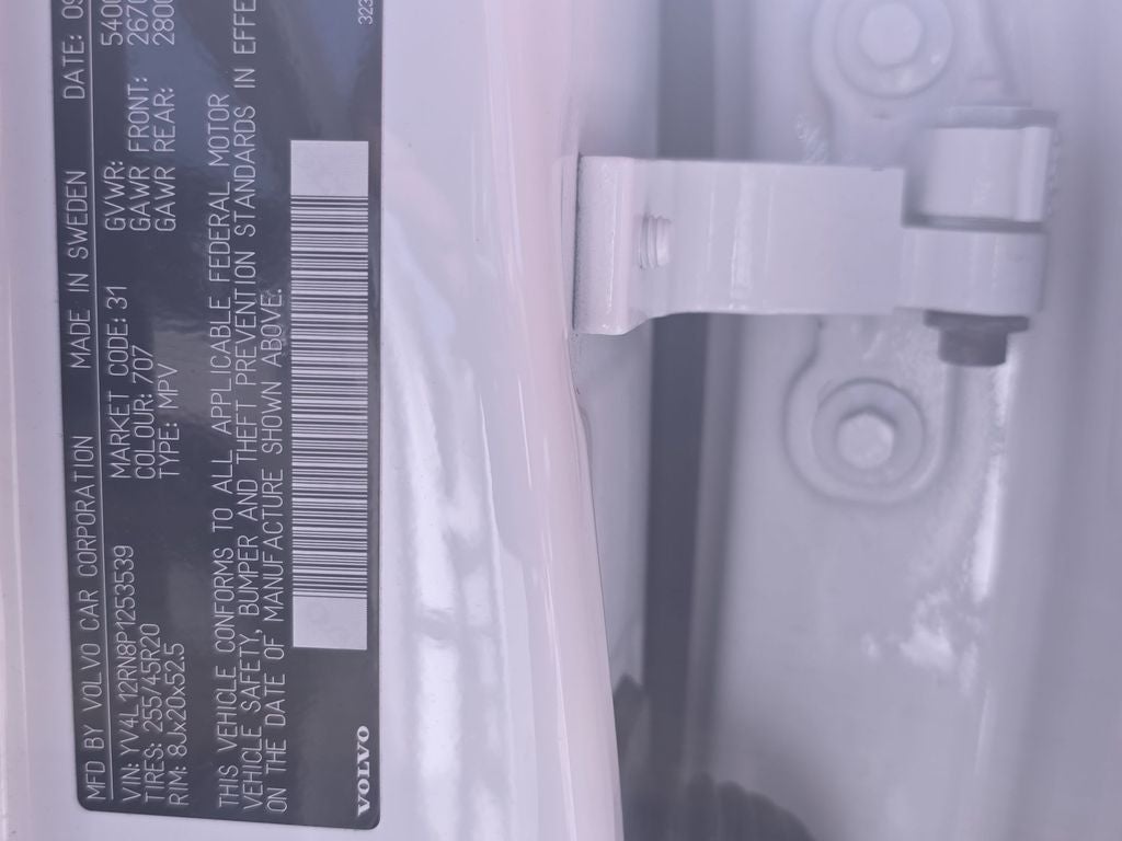 2023 Volvo XC60 B5 Plus Bright Theme