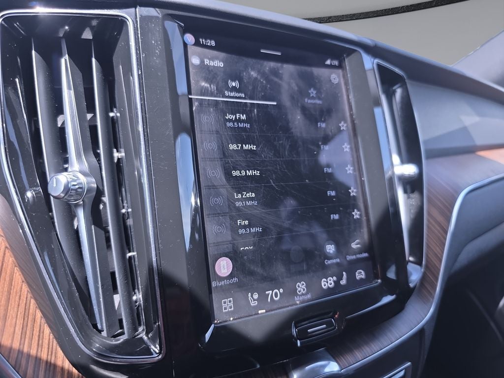 2023 Volvo XC60 B5 Plus Bright Theme