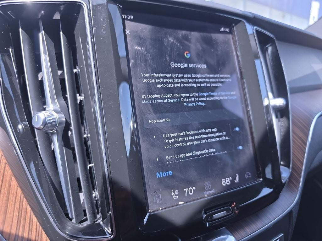 2023 Volvo XC60 B5 Plus Bright Theme