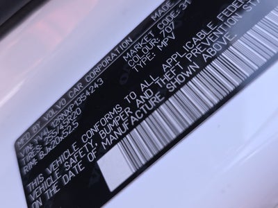 2023 Volvo XC60 B5 Plus Bright Theme