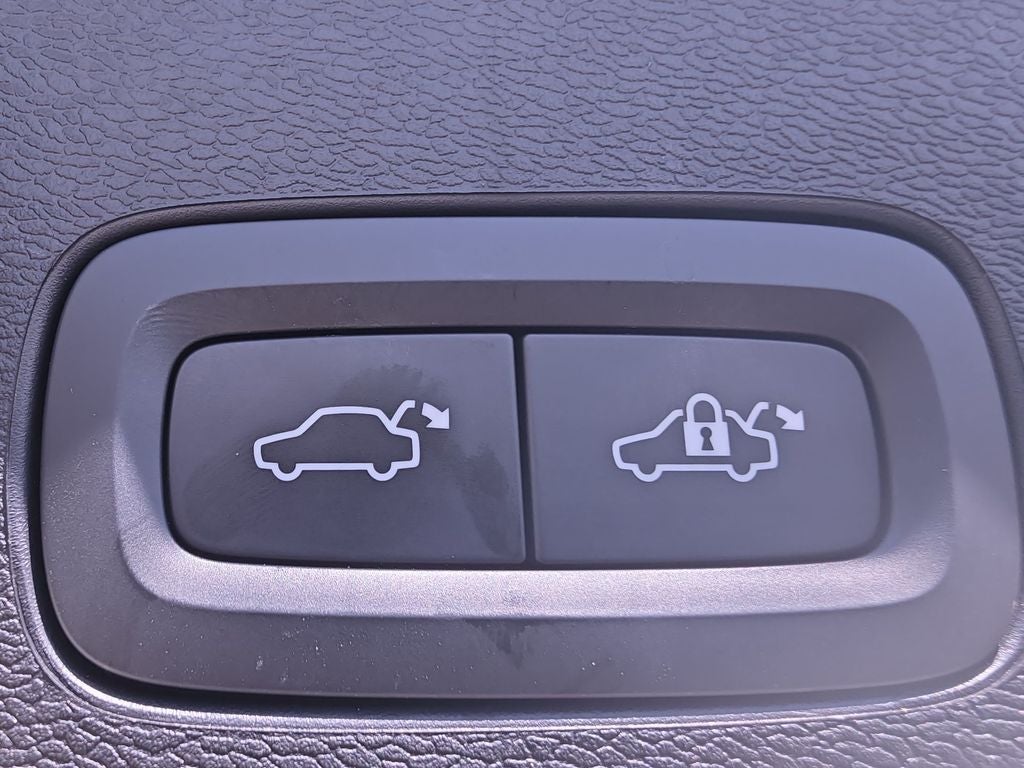 2023 Volvo XC60 B5 Core