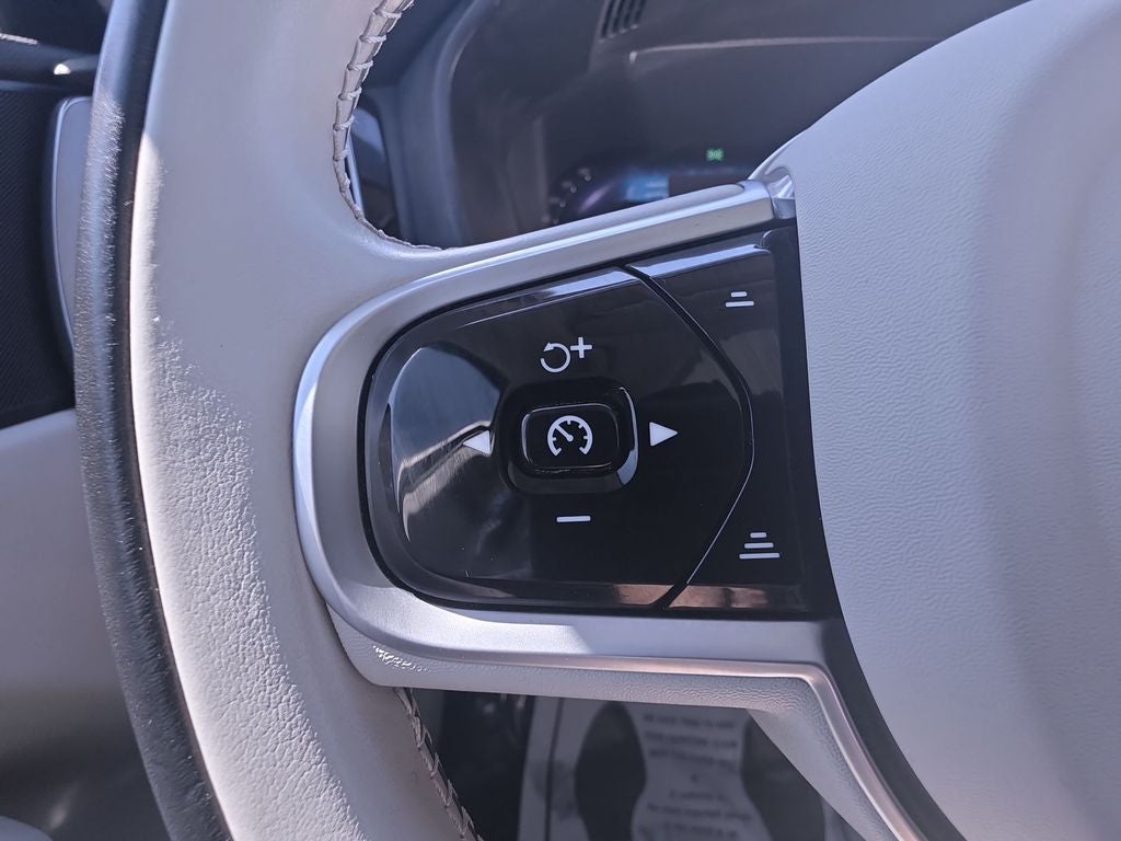 2023 Volvo XC60 B5 Core