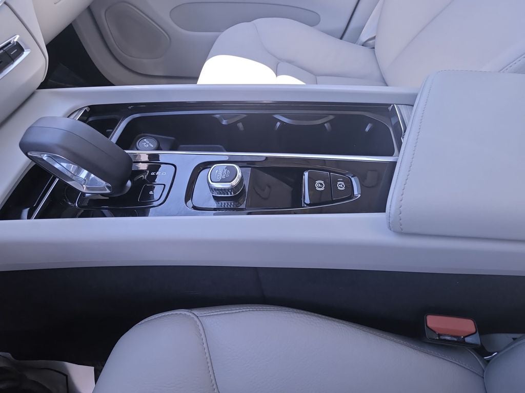 2023 Volvo XC60 B5 Core