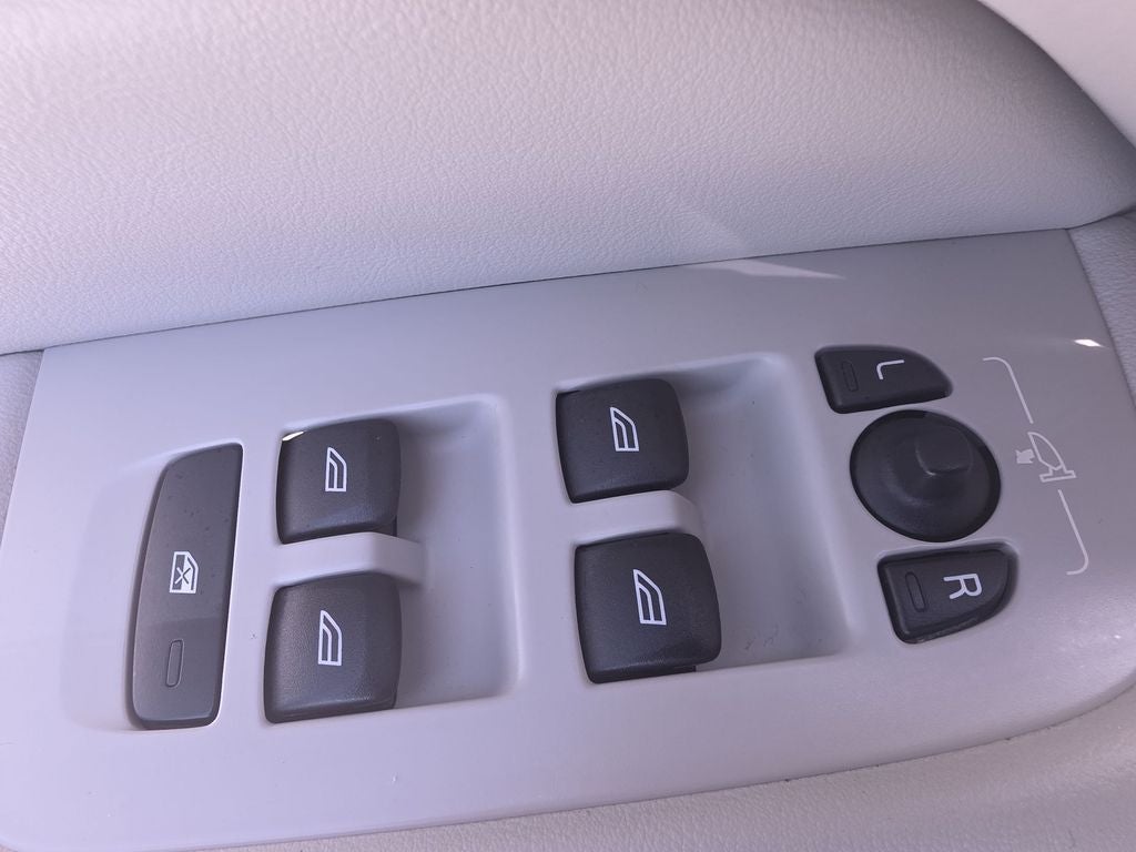 2023 Volvo XC60 B5 Core