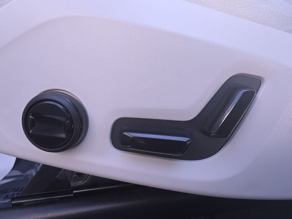 2023 Volvo XC60 B5 Core